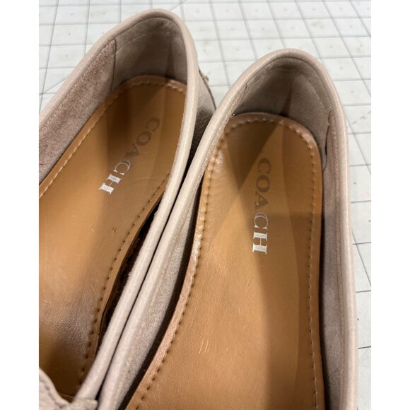 Coach Women’s Pebbled Leather Loafers With Silver Chain Detail Size 9 Beige - Picture 3 of 8